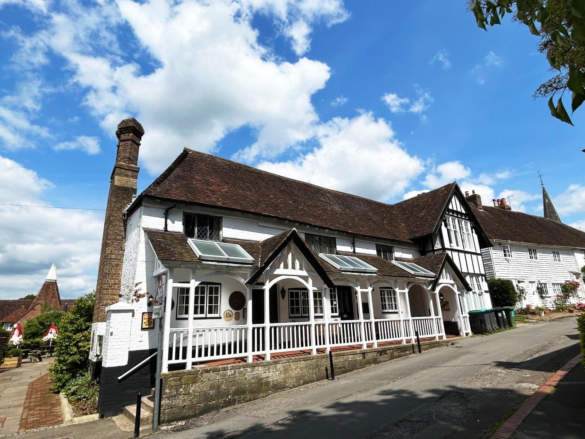 The Bear Inn Hartfield Extérieur photo