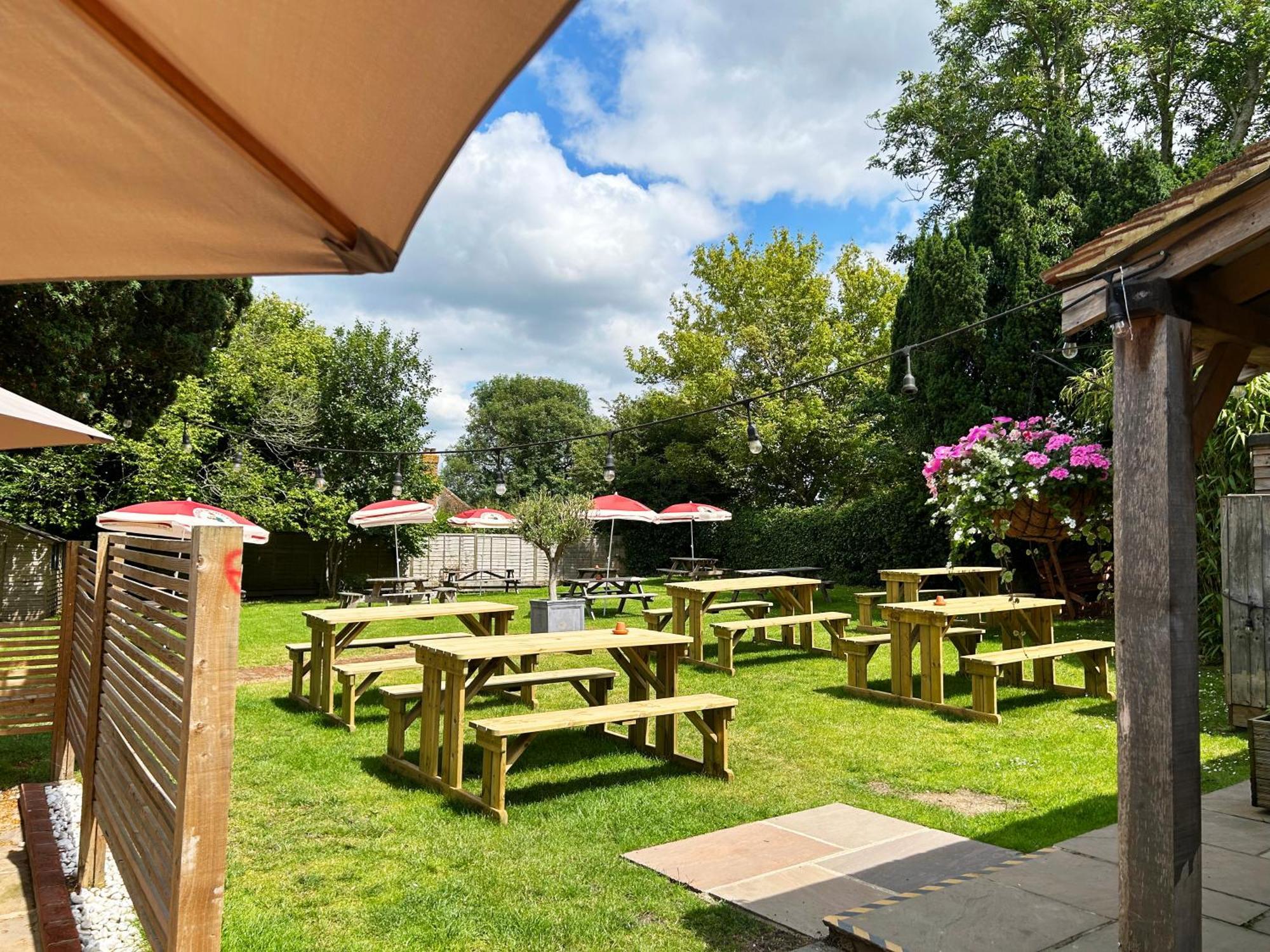 The Bear Inn Hartfield Extérieur photo